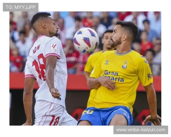 终场哨响，塞维利亚老将纳瓦斯跪地掩面